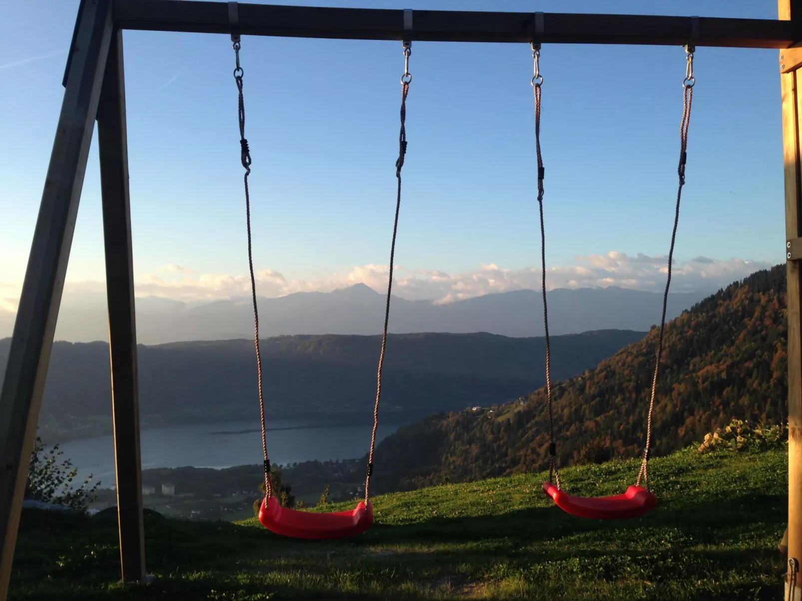 Appartement mit herrlichem Berg- und Seeblick-Outside