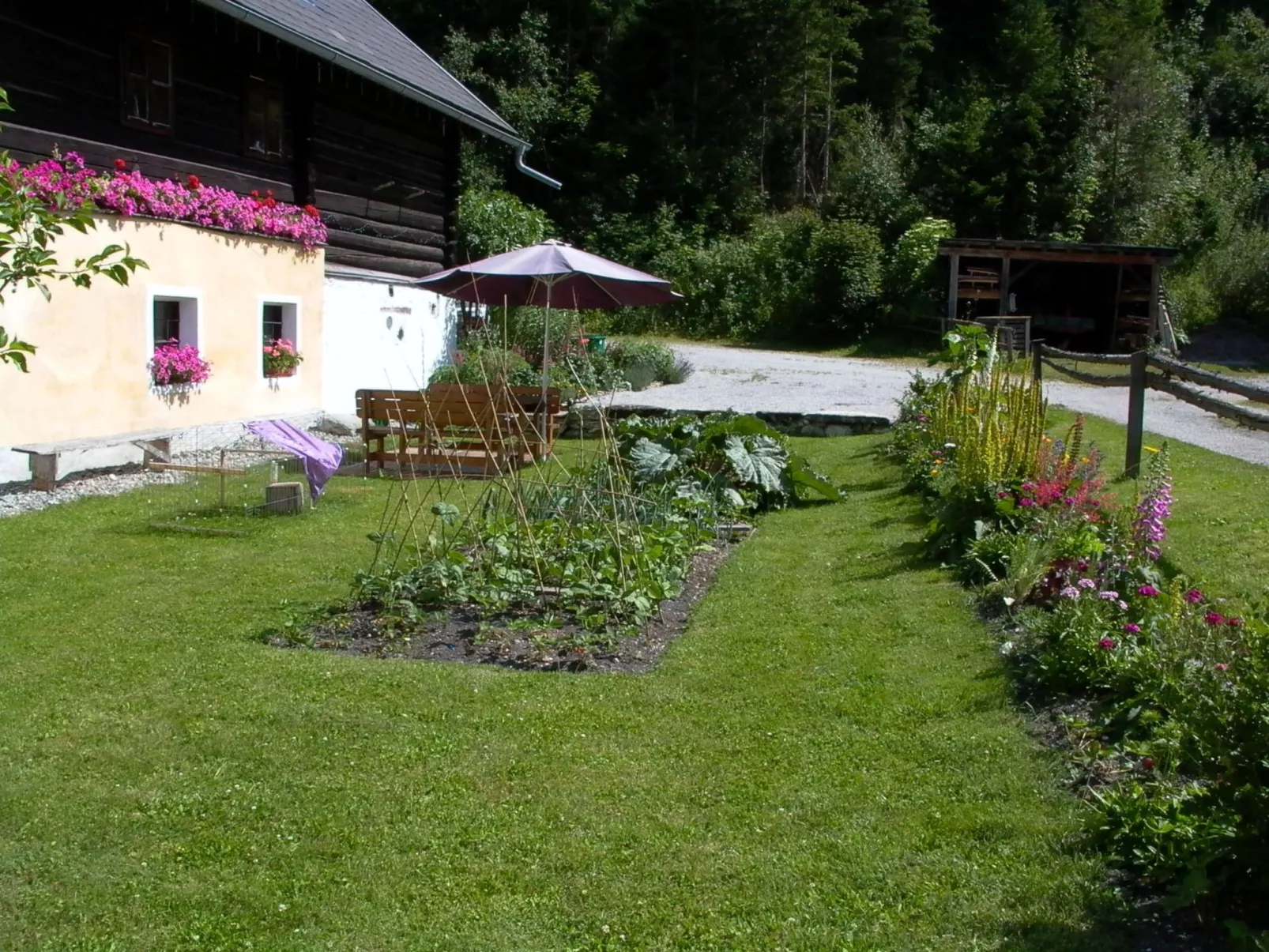Große Wohnung im ersten Stock, mit großem Garten-Outside