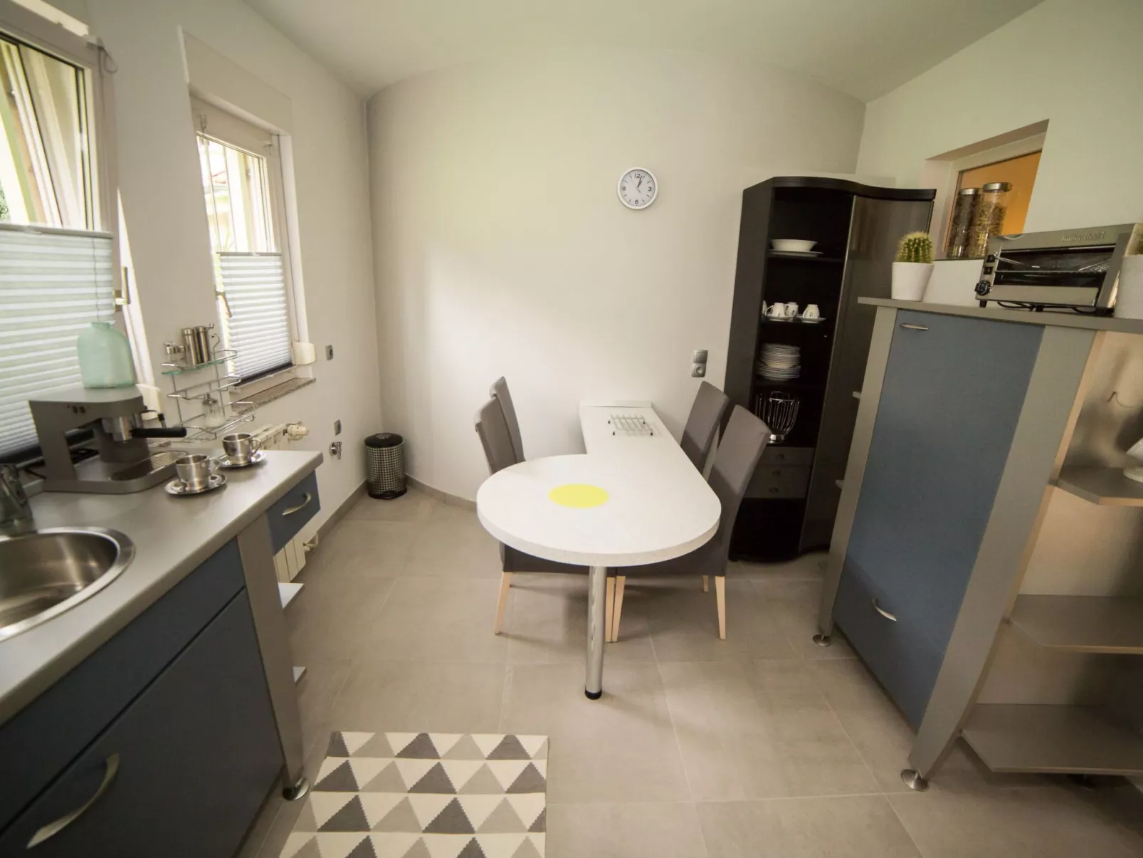 Mit Terrasse-Drinnen