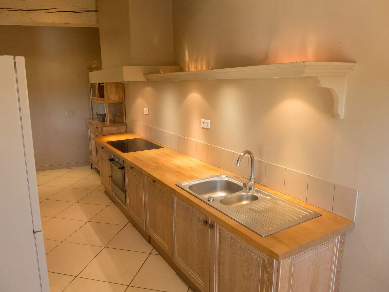 Villa mit Garten, Grill und Terrasse-Drinnen