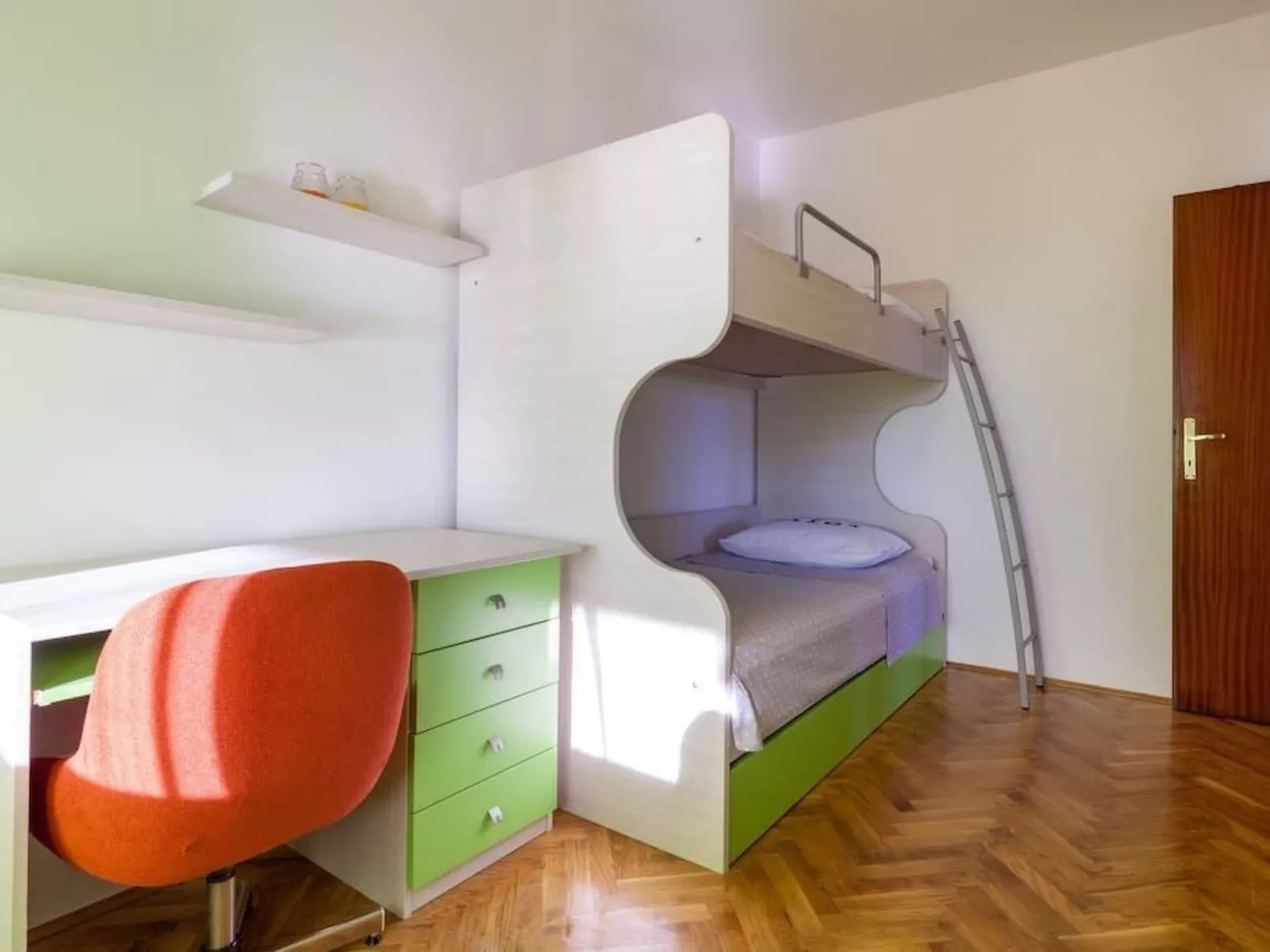 Privatwohnung mit Jacuzzi und Schwimmbad-Drinnen