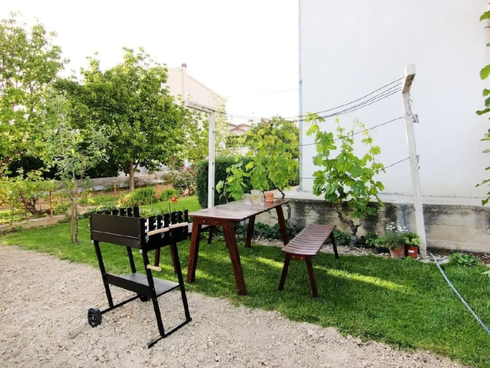 Mit Privatparkplatz-Draußen