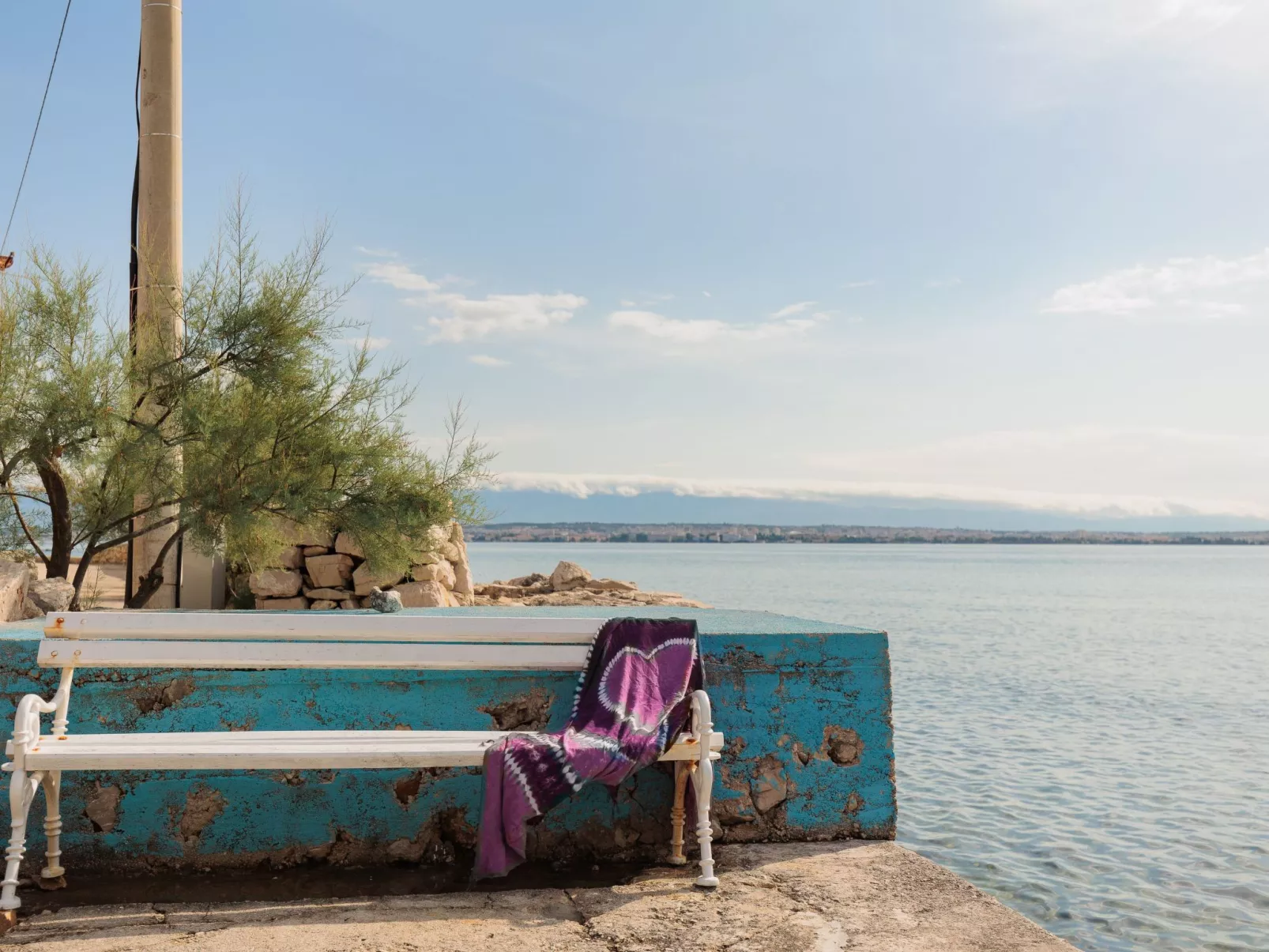 Traditionelles Steinhaus am Meer in Preko-Inside