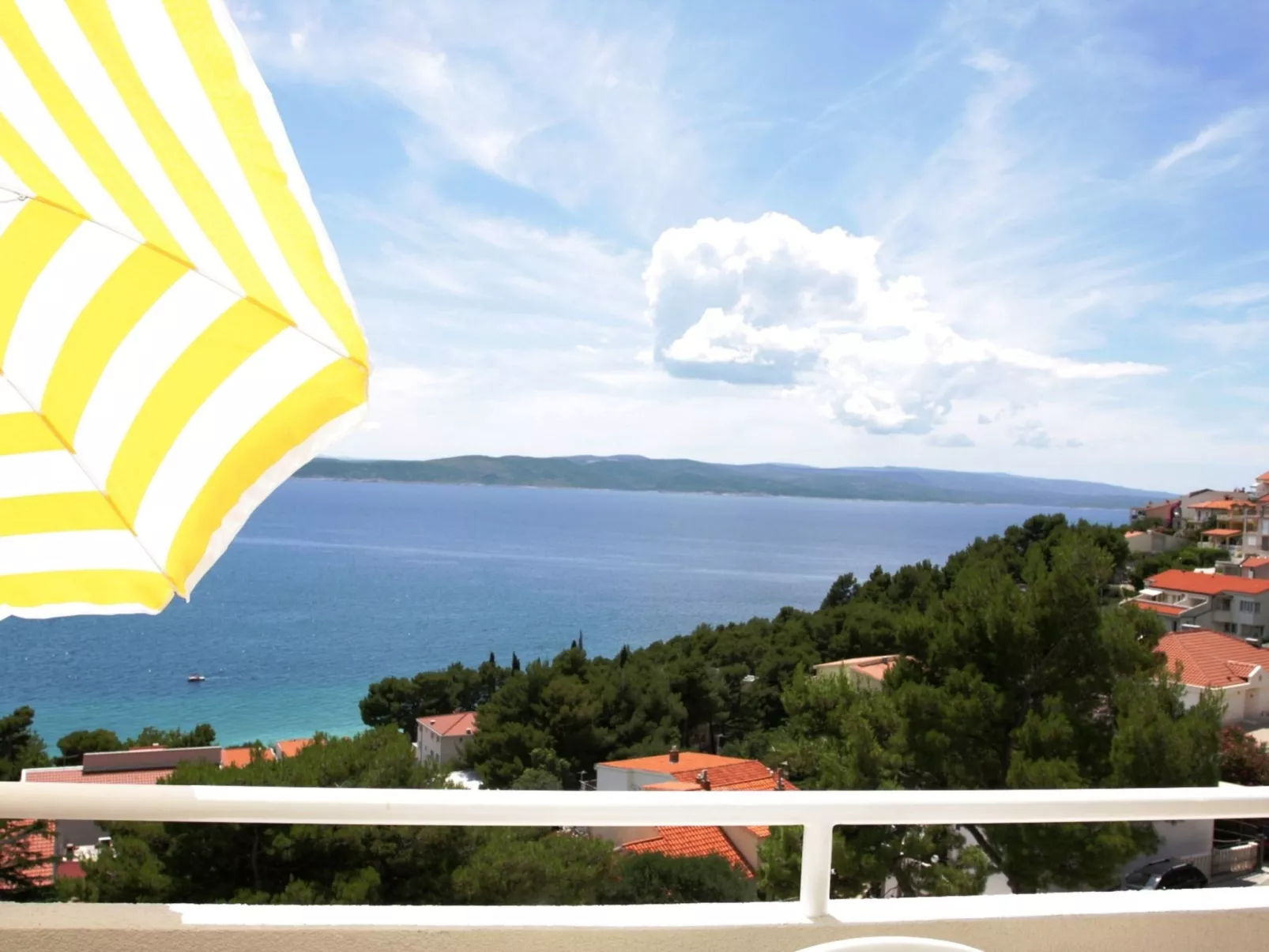 Wohnung mit Blick auf das Wasser-Draußen