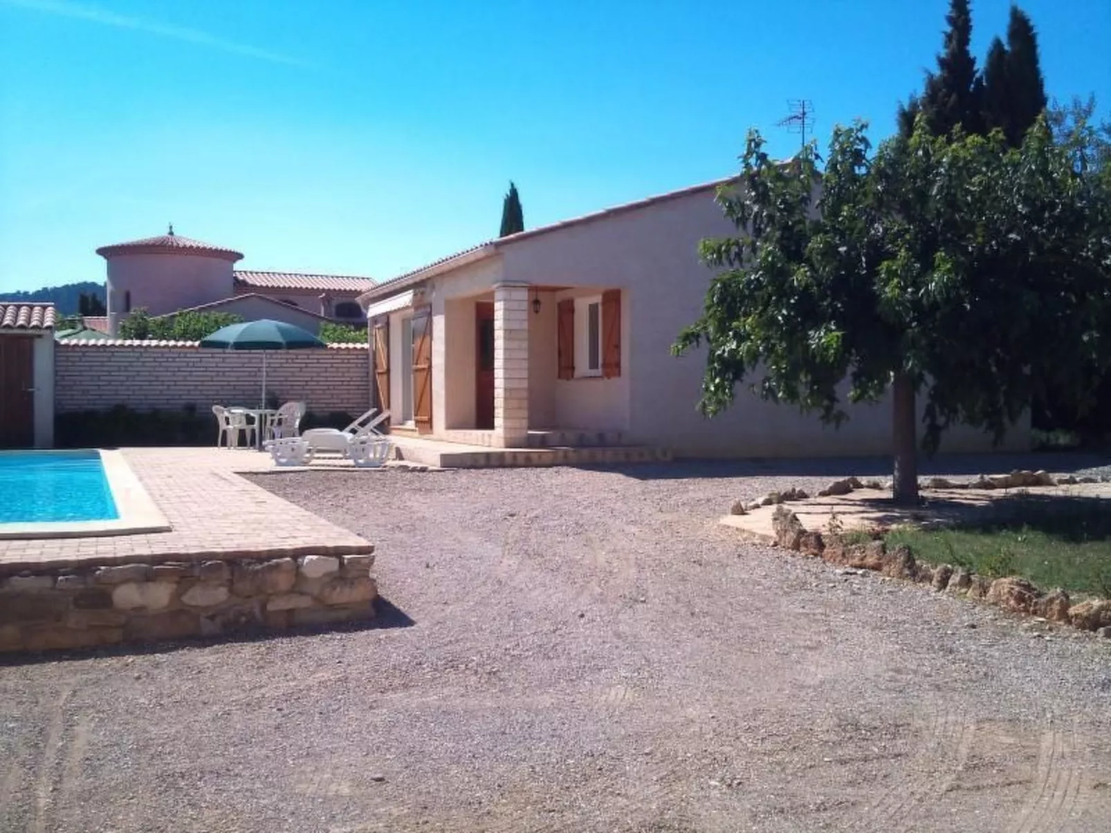 Schönes Ferienhaus mit eigenem Pool-Image-tags.info