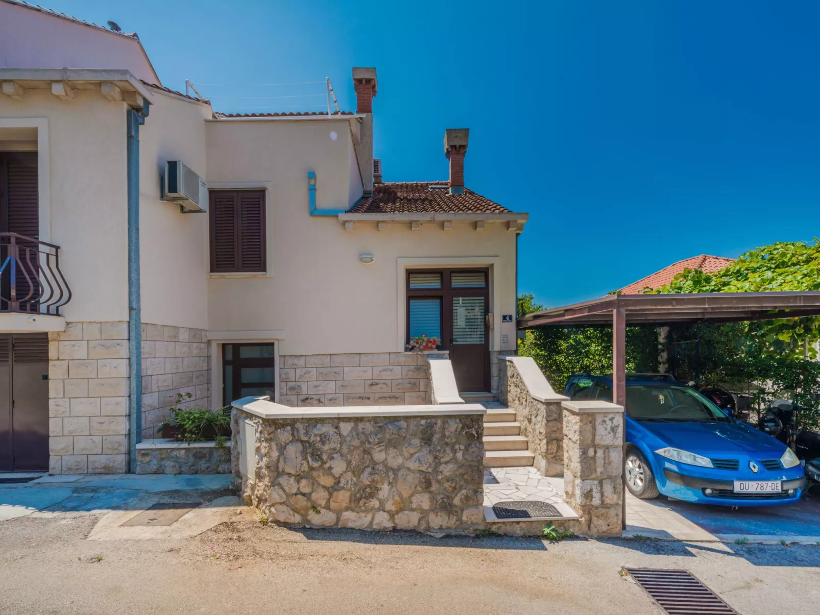 Geräumige Ferienwohnung mit eigener Terrasse-Inside