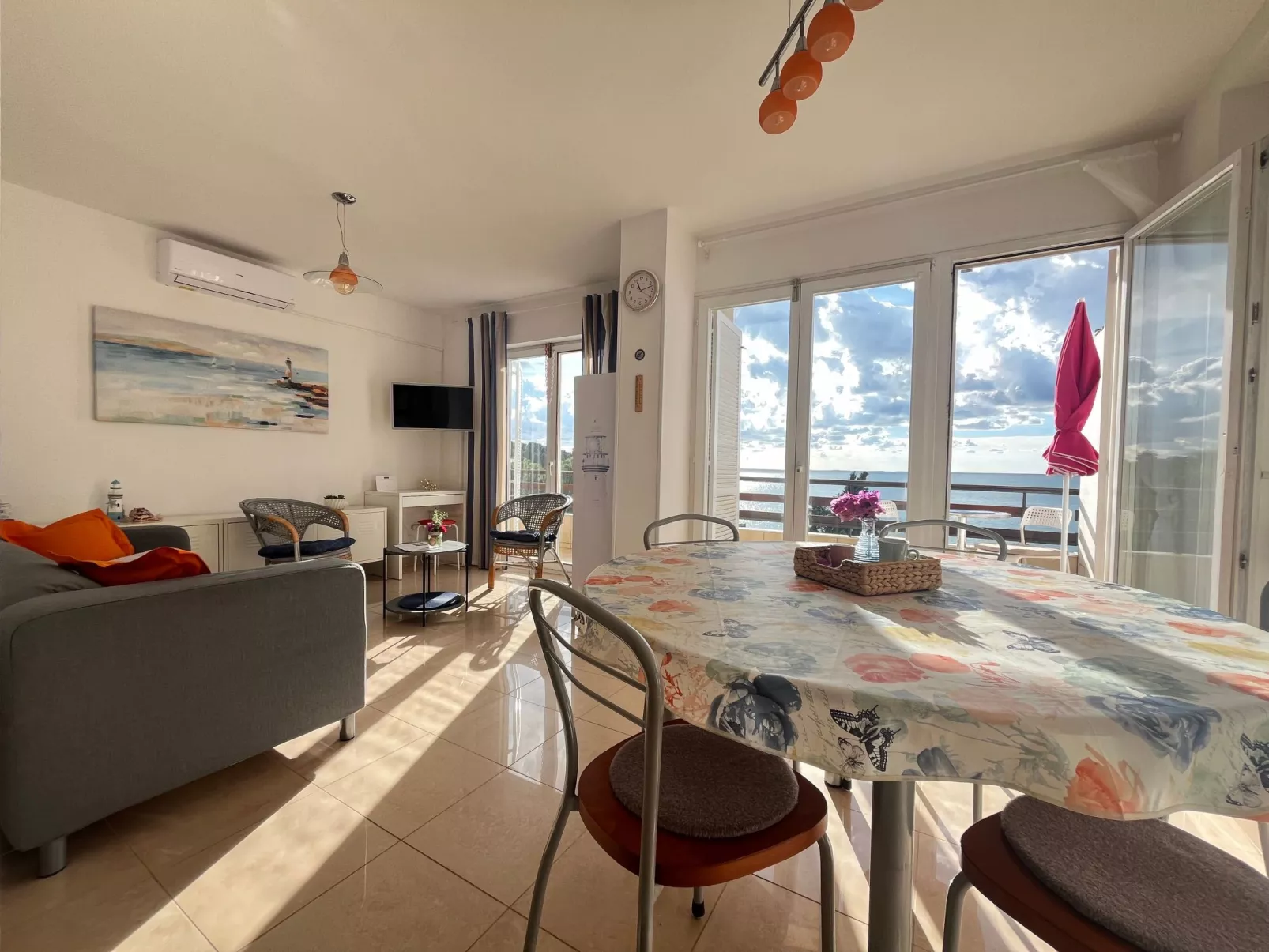 Apartment Marijana mit Meerblick-Drinnen