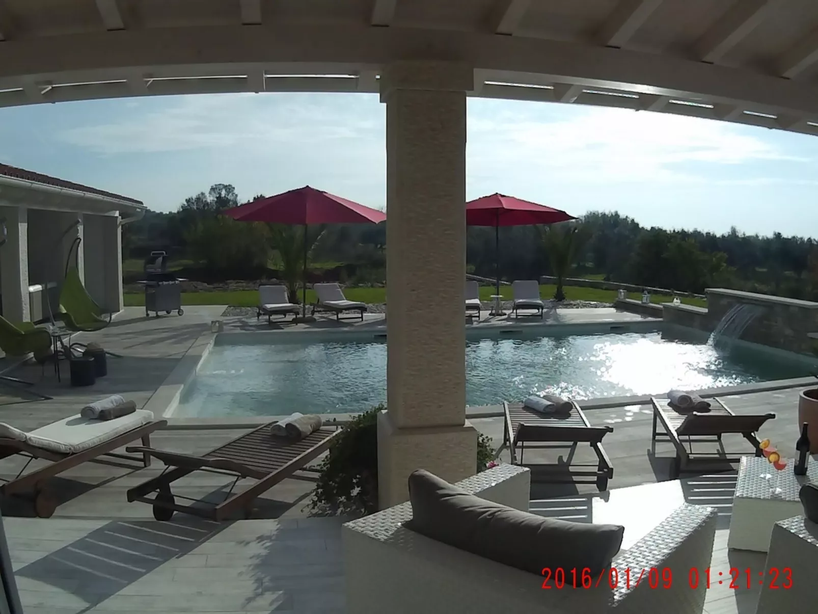 Elegante und komfortable Villa mit Salzwasserpool, Whirlpool und Sauna, umgeben-Inside