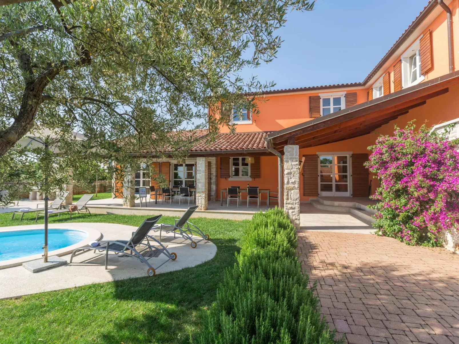 Ganz tolle Villa bis 12 Personen mit vielen Extras-Outside