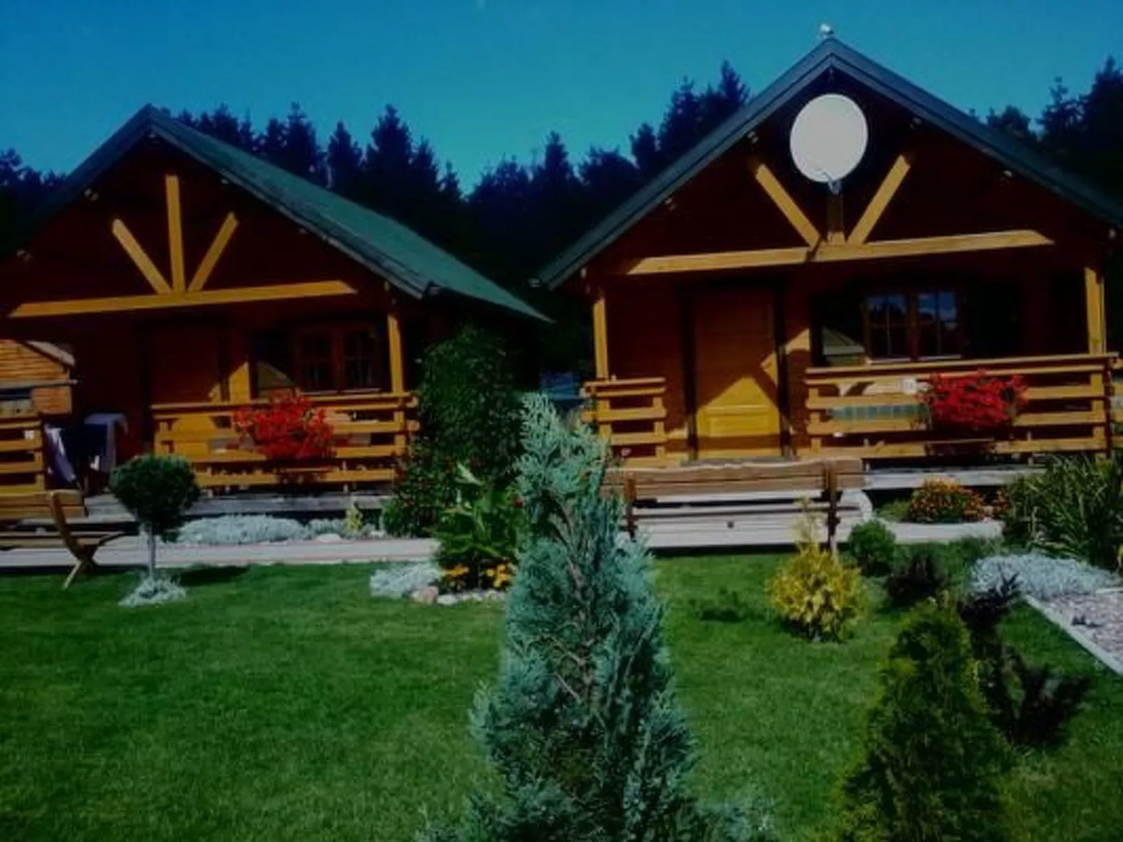 Gemütliches Holzferienhaus mit Grill und Garten-Inside