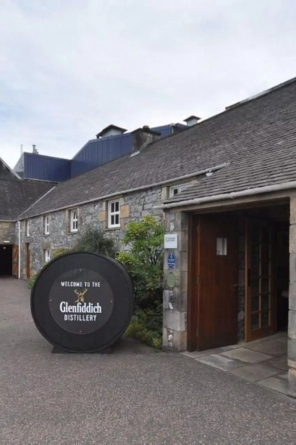 Großes, schottisches Landhaus an der Whiskystraße-Draußen