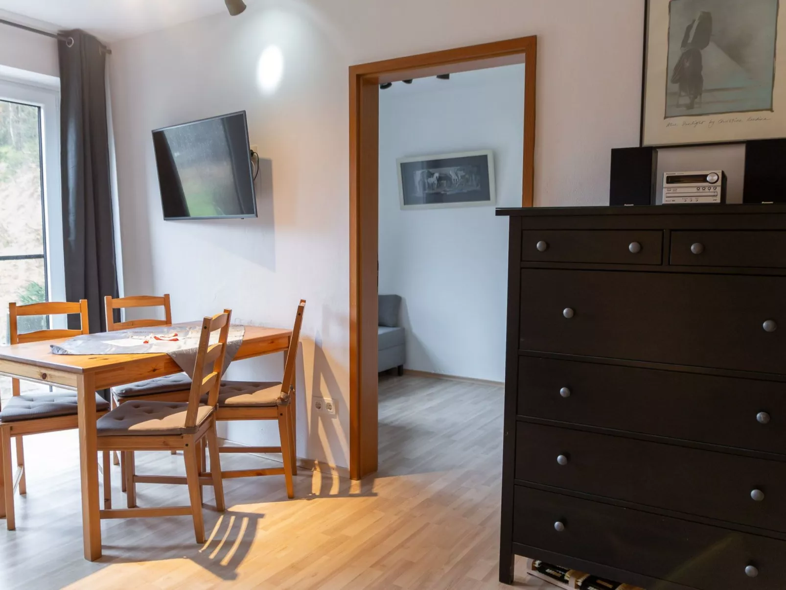 Mit zwei Schlafzimmern und Terrasse-Dedans