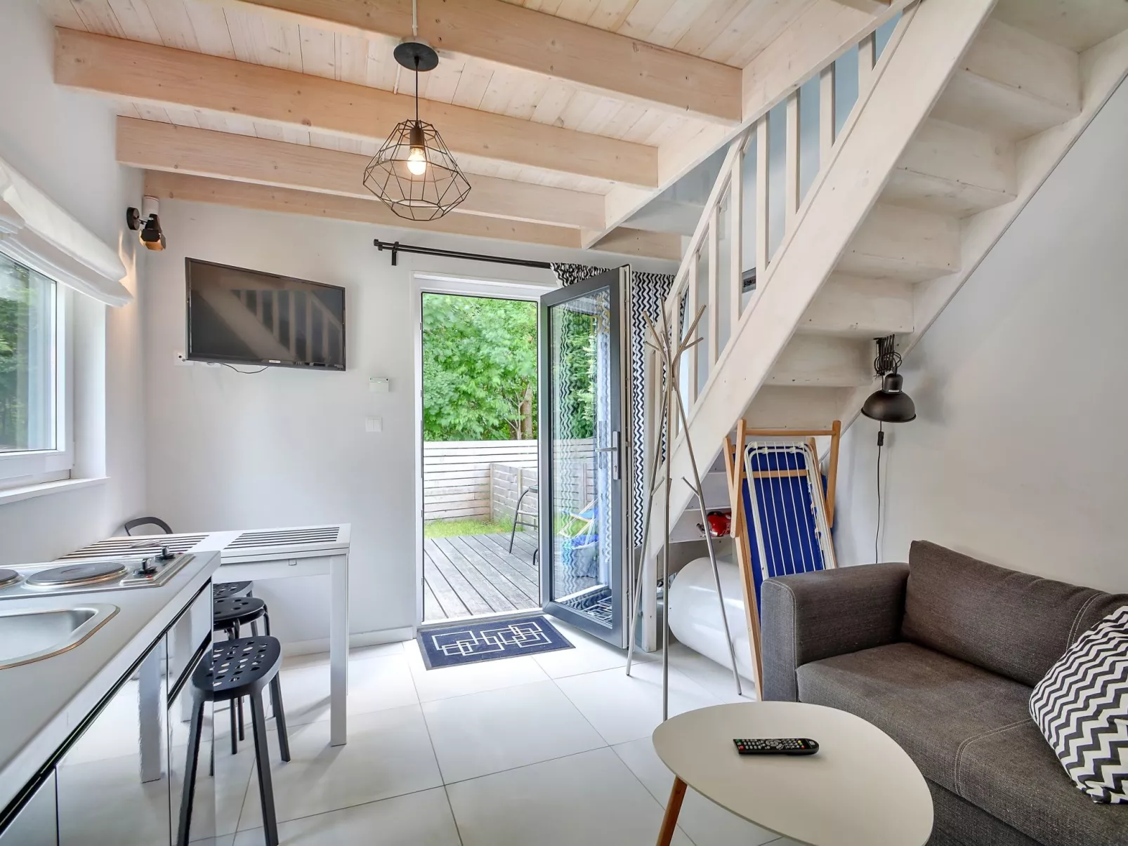 Mit privater Terrasse-Inside