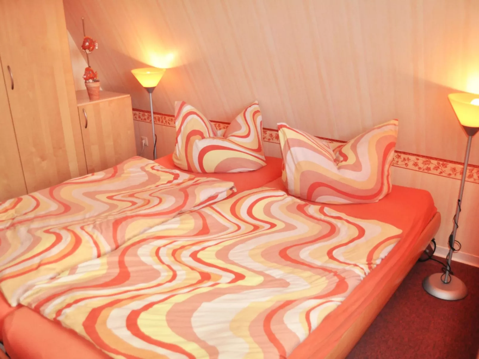 Sonniges Ferienhaus hinter dem Deich-Dedans