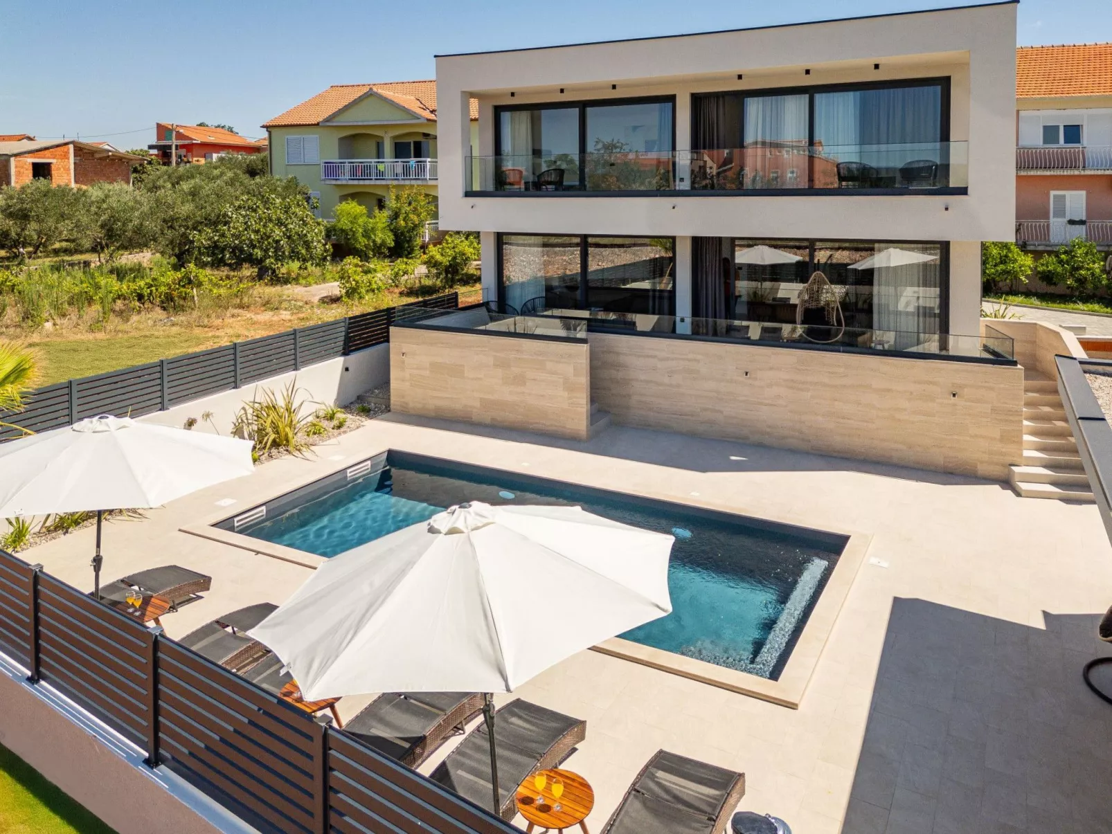 Villa Niksun-Outside