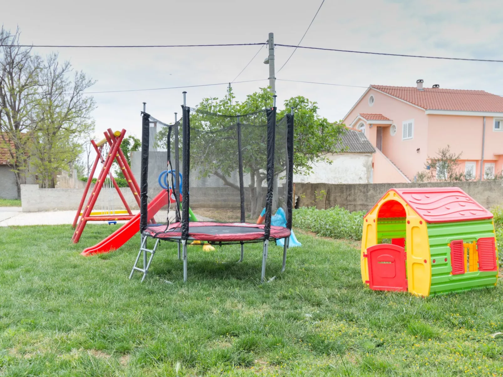 Wohnung Nikol mit großem Garten- TA Leut Agency-Image-tags.info