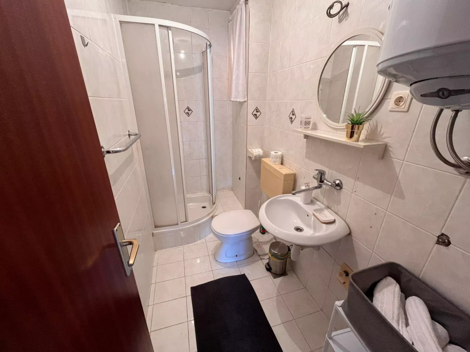 Julieta 01 - Agentur TA Leut-Drinnen