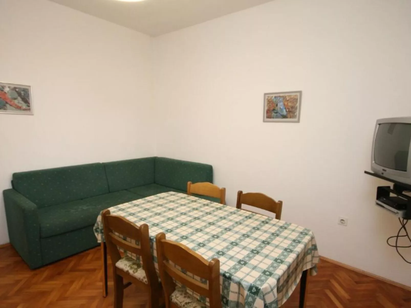 Wohnung "Blažević 2" direkt am Strand-Inside