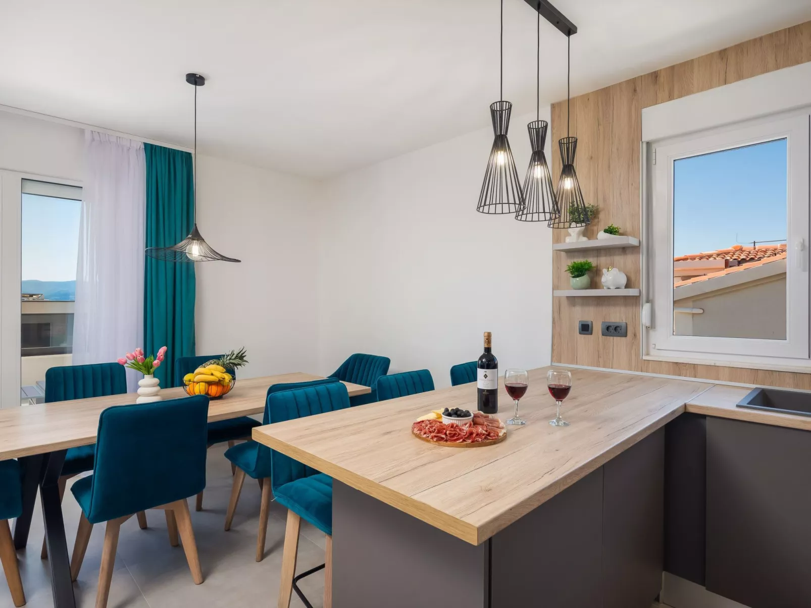 Supreme Penthouse-Inside