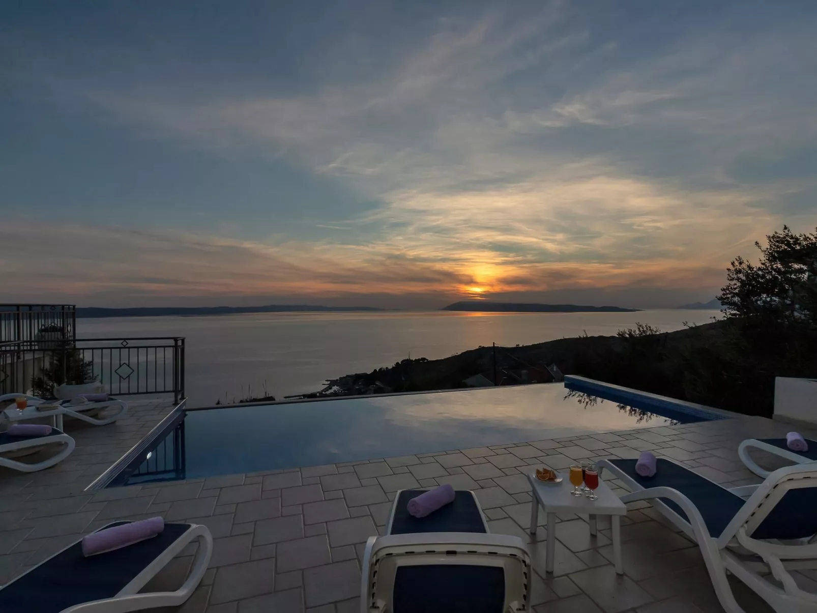 Villa "Lilly" mit Infinity-Pool-Dehors