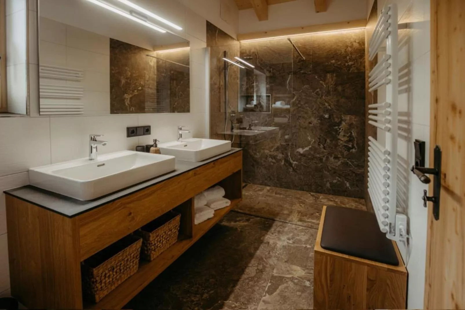Chalet Vierlauchen-Bathroom