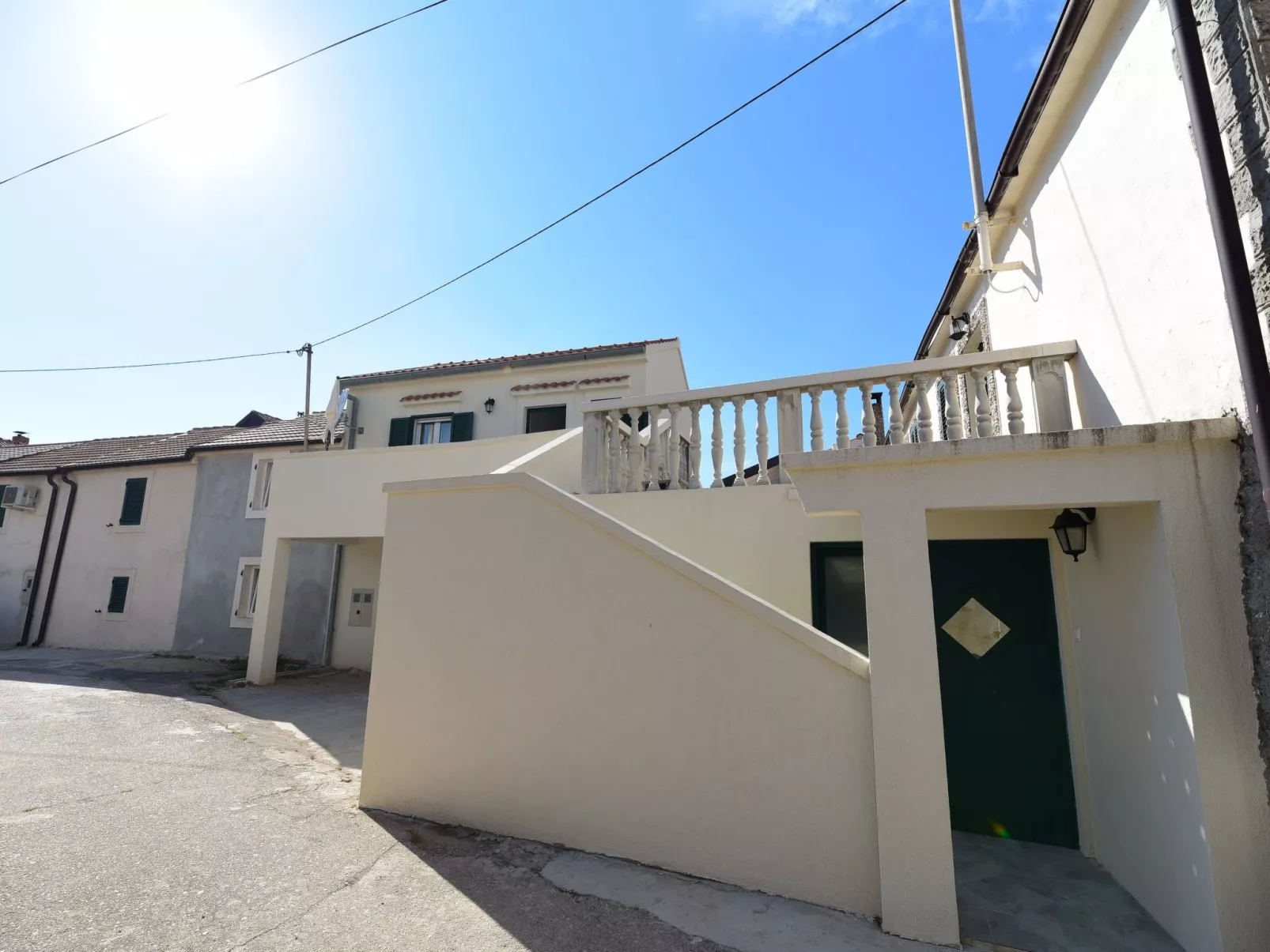 Wohnung mit Garage-Draußen