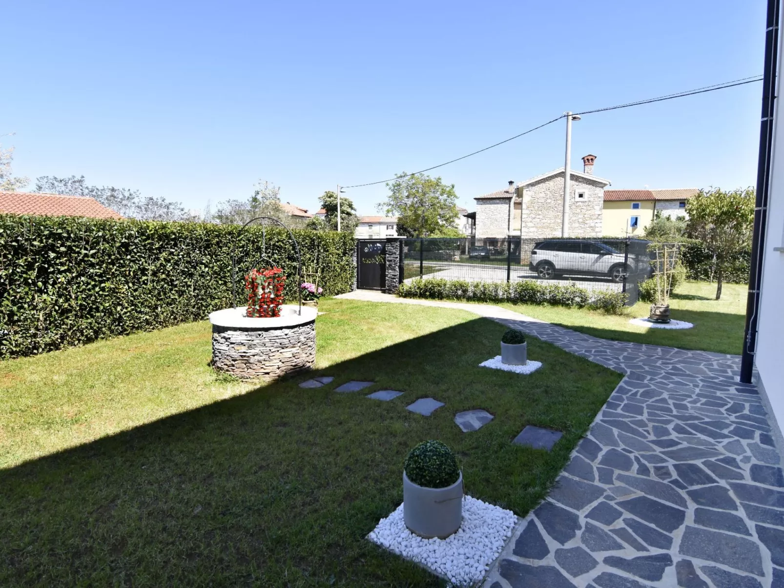 Apartment 2 in einer neuen Villa mit Pool in ruhiger Lage-Inside