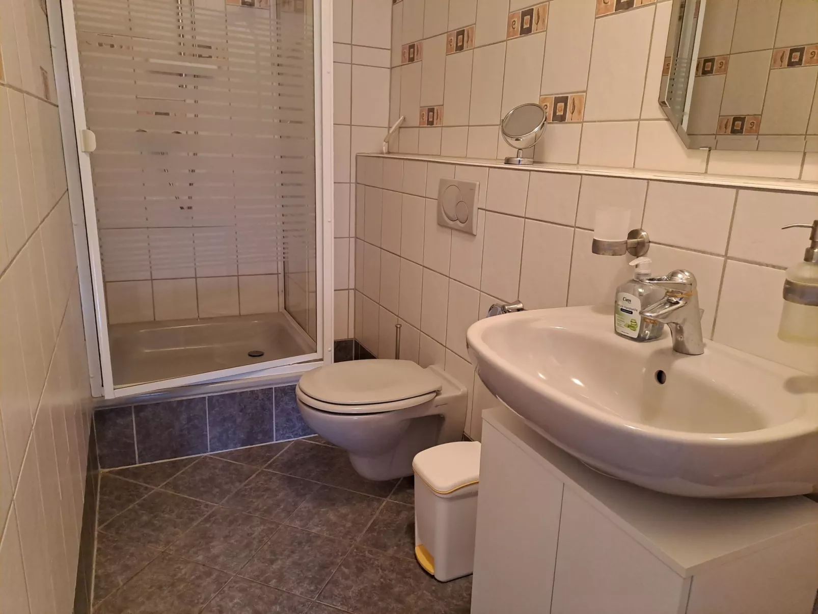 Mit Terrasse-Drinnen