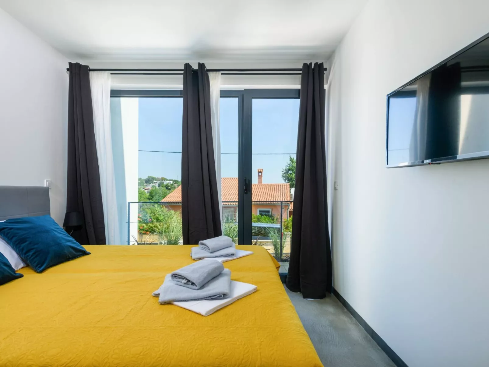 In Vintijan mit Privatem Pool-Drinnen