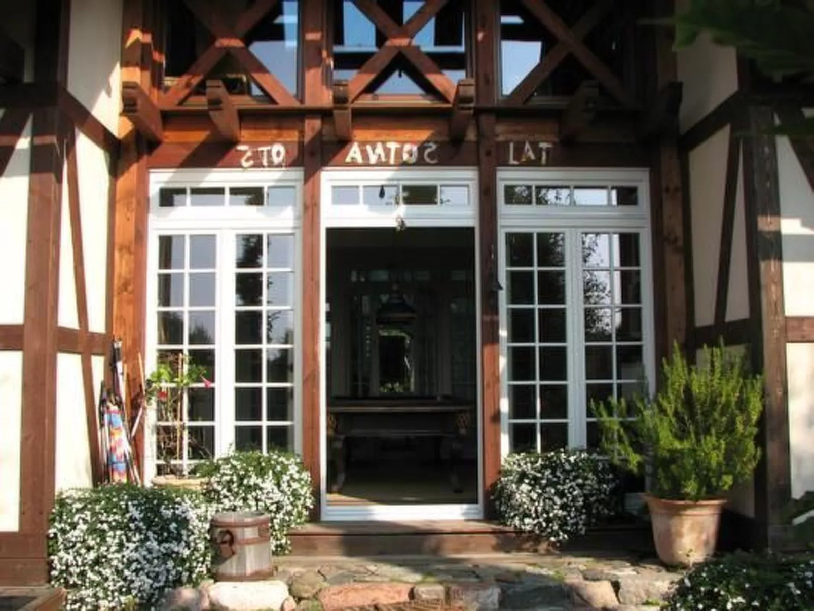 "Sunshine Apartment"-Draußen