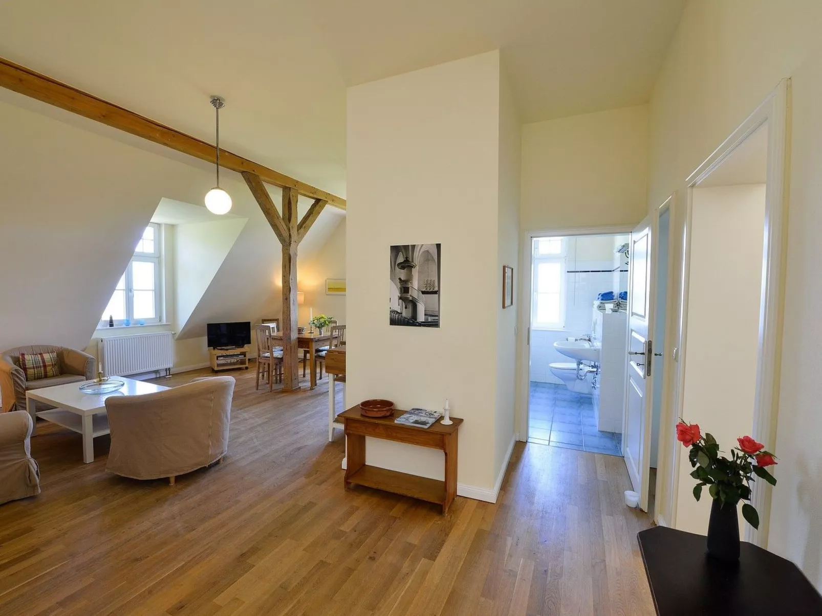 Wohnung im zweiten Obergeschoss des Gutshauses-Dedans