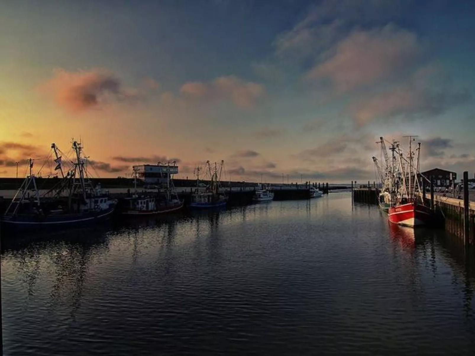 Geräumige Ferienwohnung mit Garten und Grill-Outside