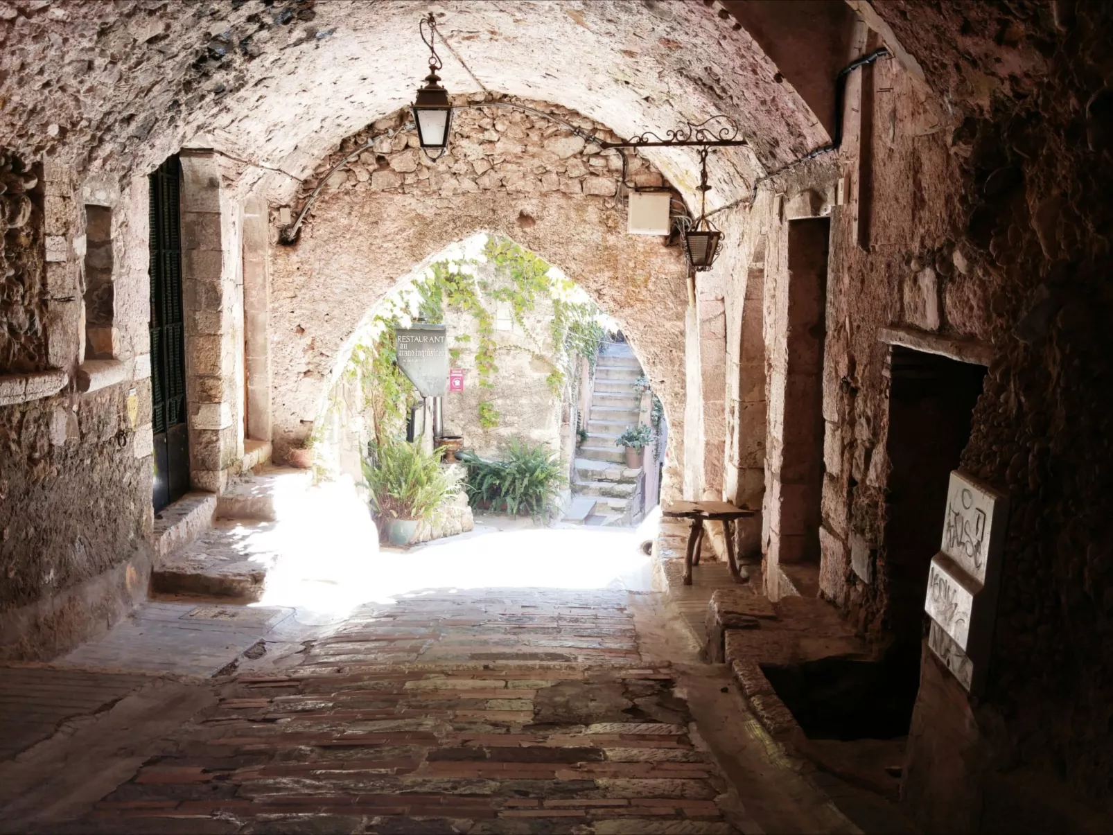 Romantique Hide Away-Dedans