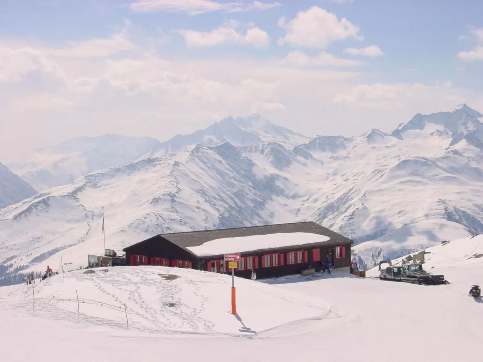 Gemütliche Ferienwohnung im Disentiserhof-Outside