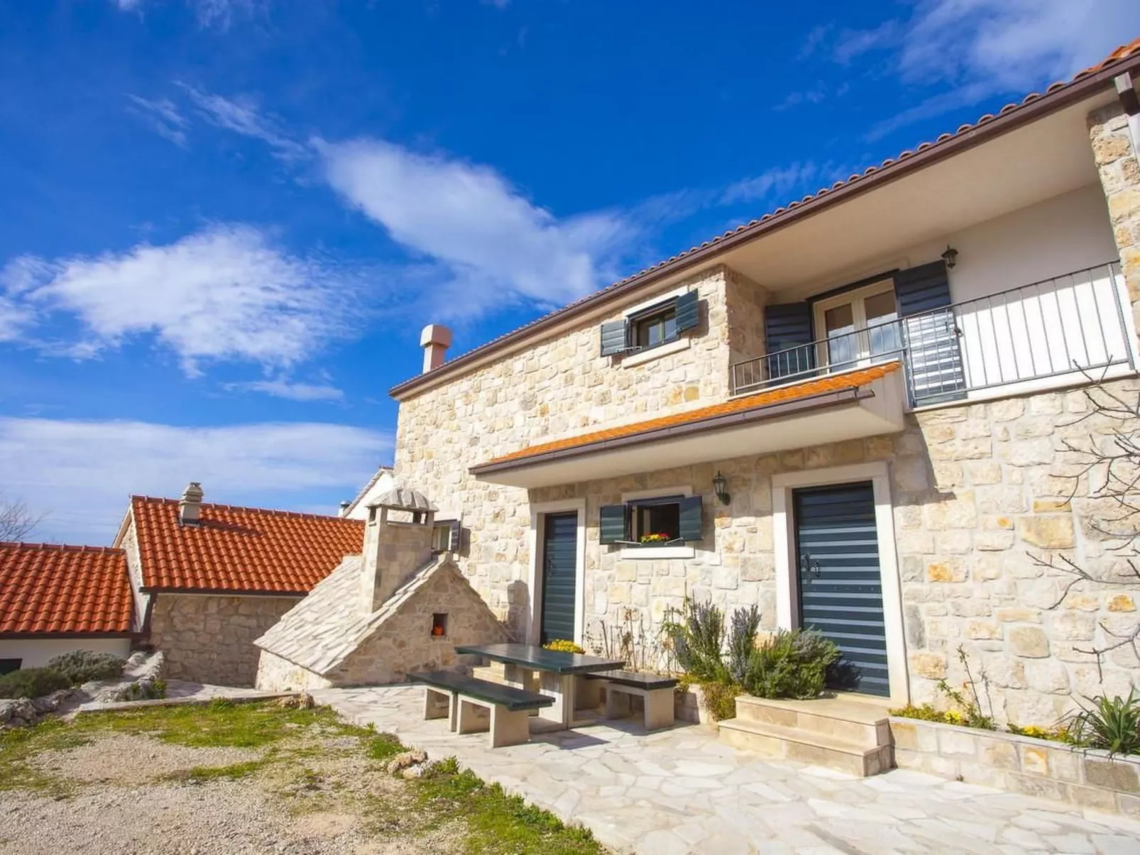 Haus Finestra-Draußen