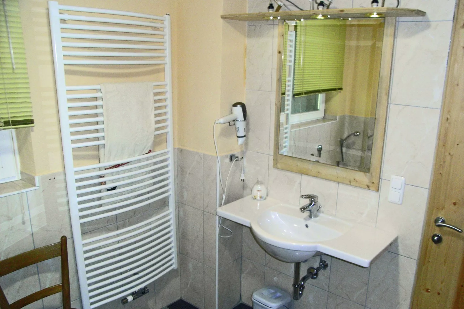 Hollaus 2-Badezimmer