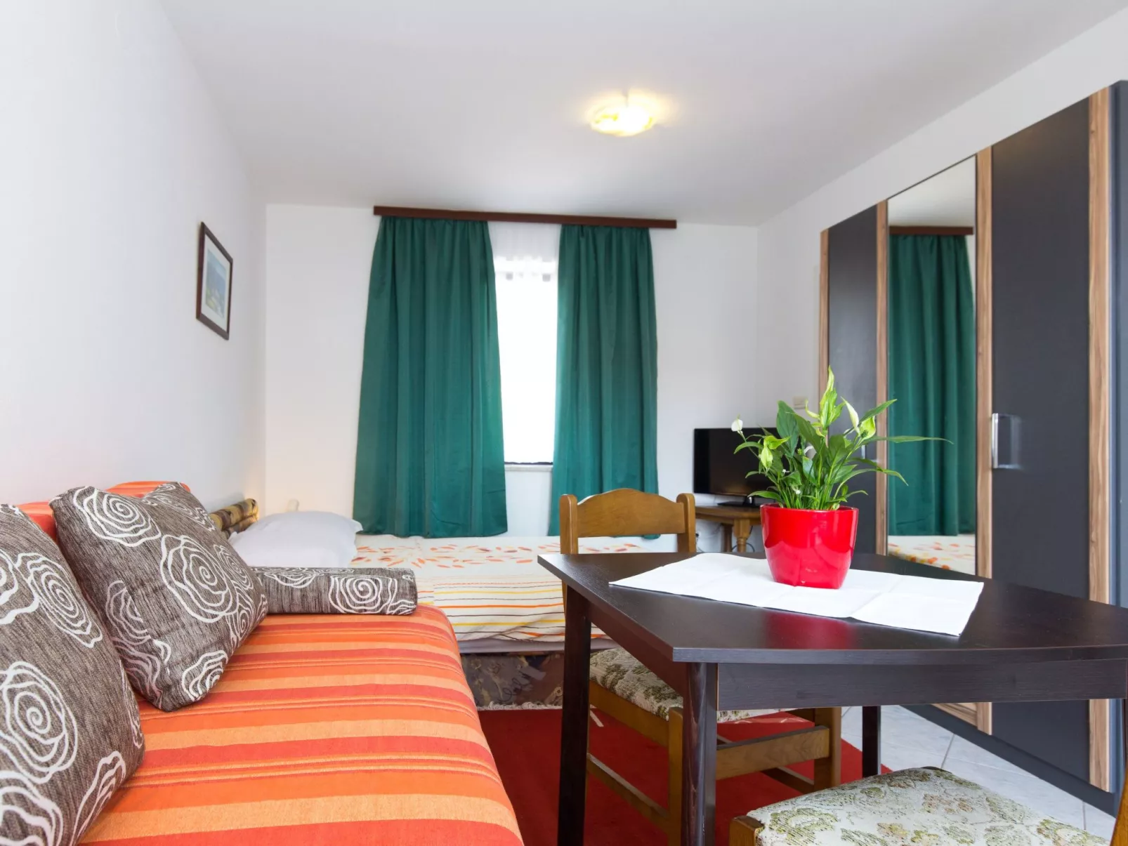 Apartmenthaus „Sean“ mit Parkplatz, Olivenhain-Dedans