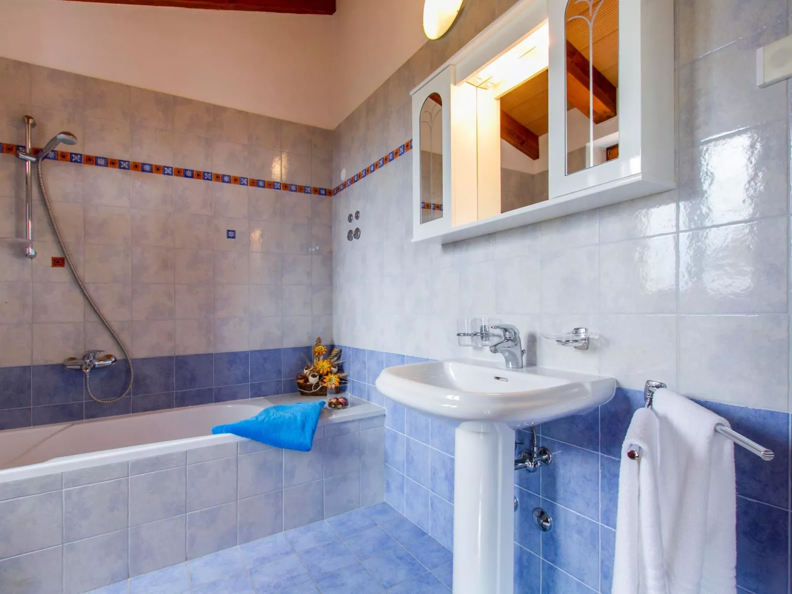 Villa Biljana, mit Zugang zu zwei Gemeinschaftspools-Dedans