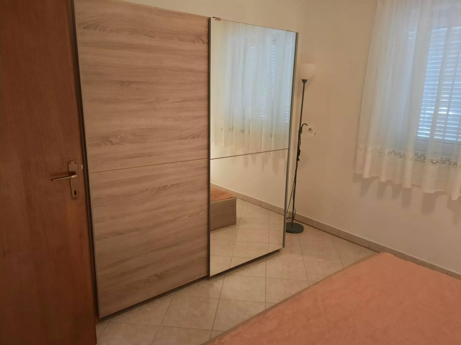 Mit privater Terrasse-Drinnen