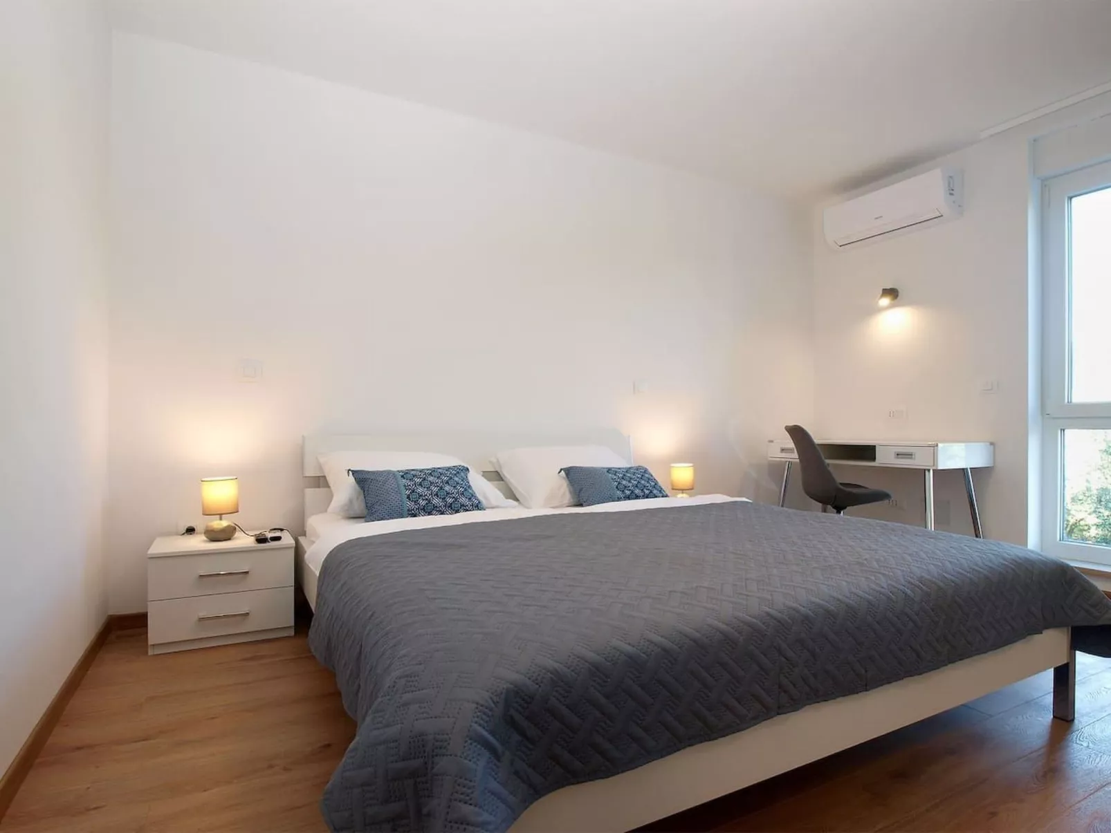 Ferienvilla mit privatem Pool-Drinnen