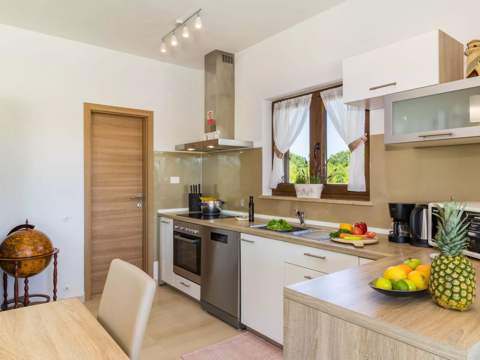 In Juršići mit Privatem Pool-Drinnen