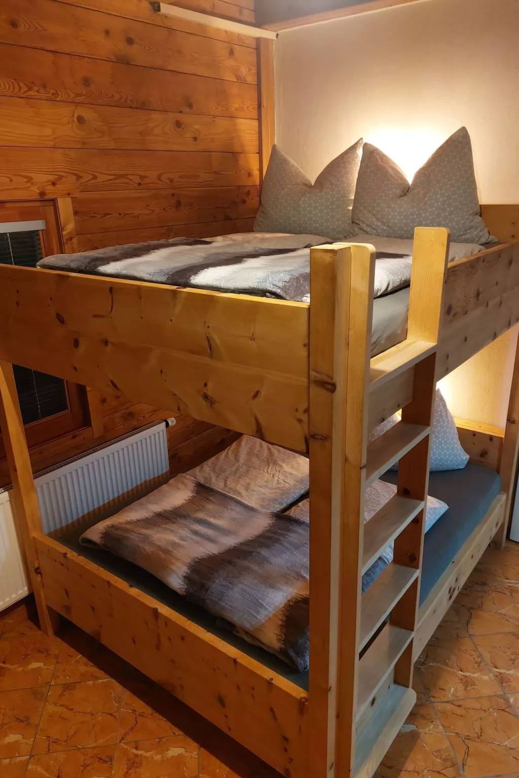 Zirbenholzalmhütte mit fantastischem Ausblick-Inside