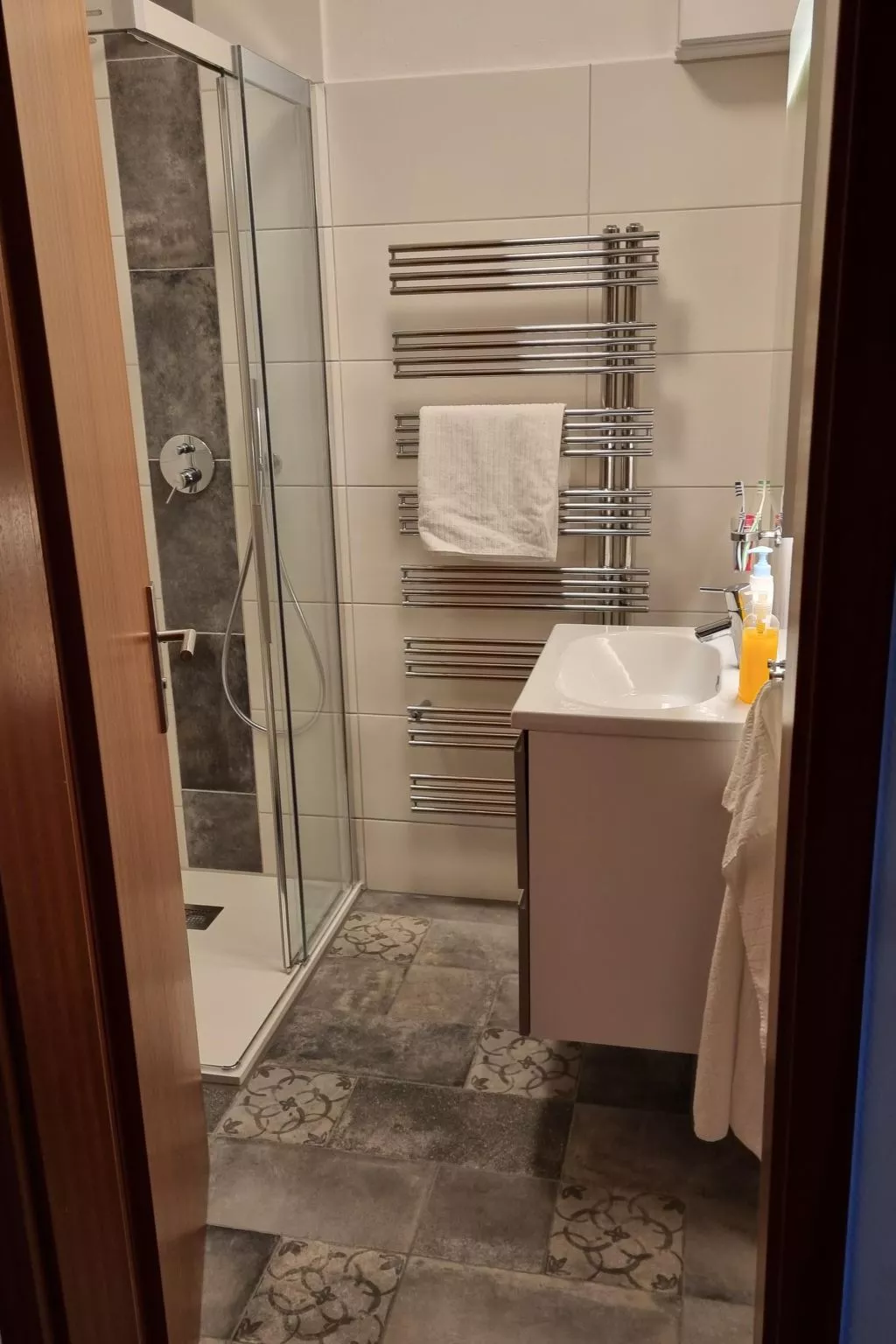 Gemütliche Ferienwohnung für zwei Personen mit sonniger Südterrasse-Drinnen