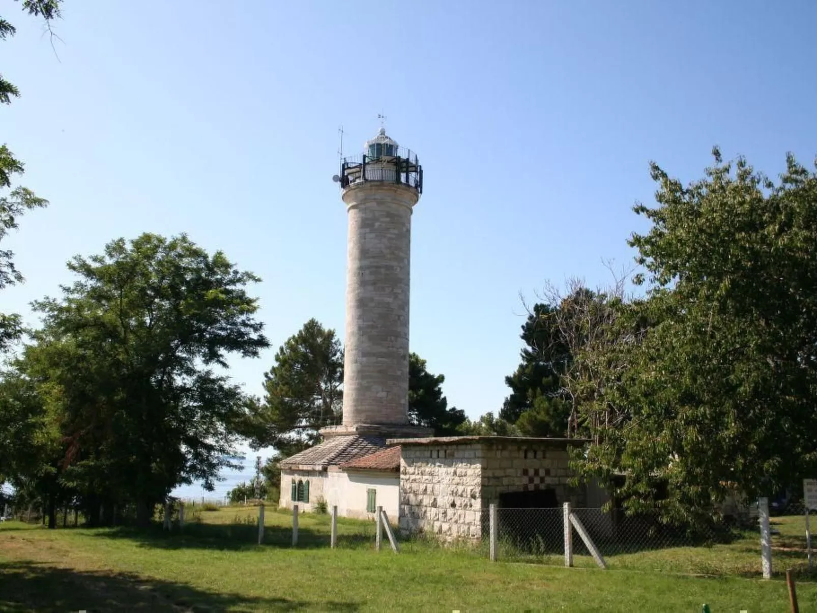 Mit beheiztem Pool und Meerblick-Inside