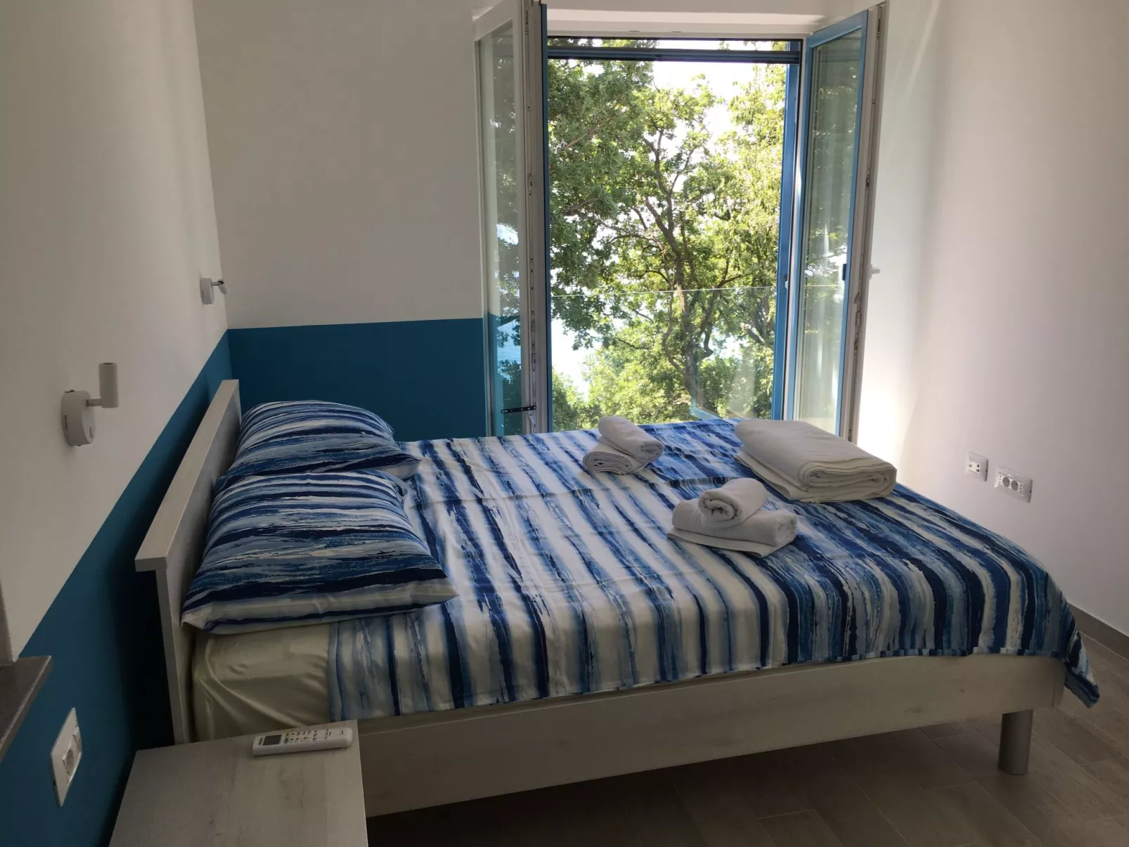 Ferienvilla mit Whirlpool-Drinnen