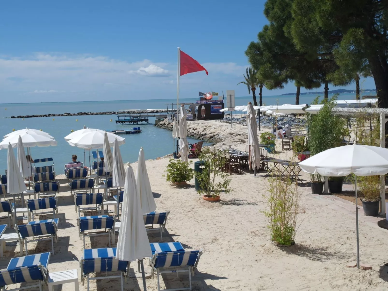 Mit privatem Garten und Terrasse-Dehors