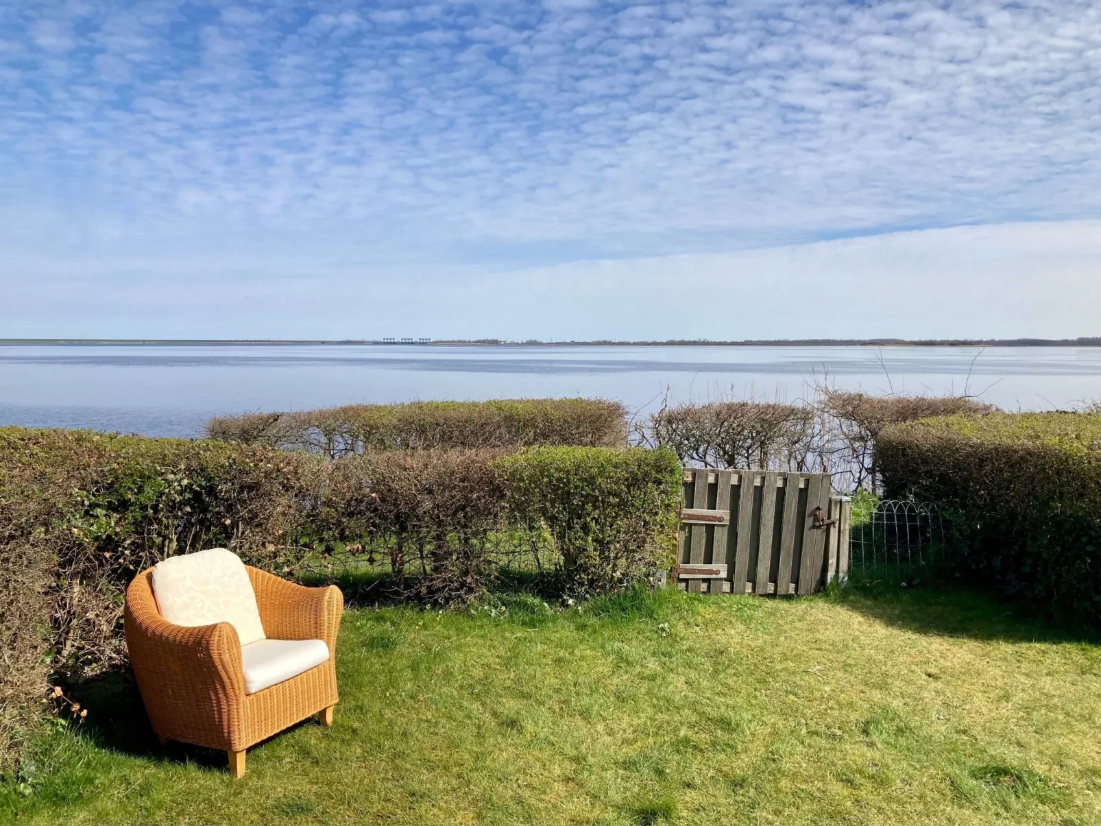 Haus Sonnenschein mit Blick auf das Lauwersmeer-Drinnen