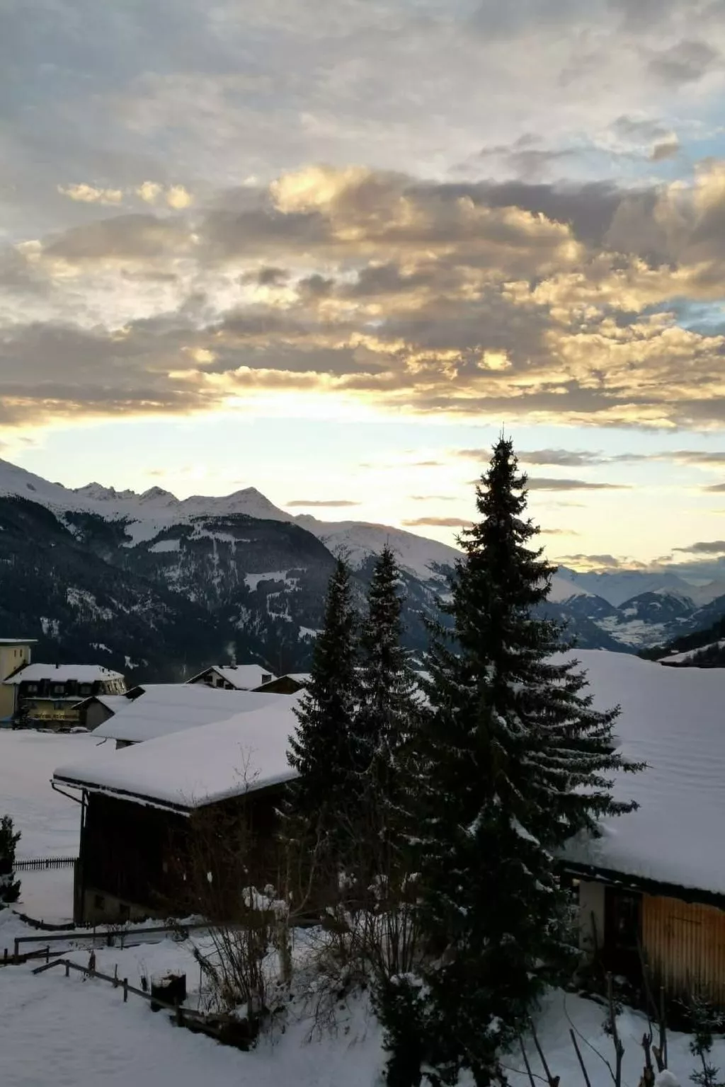 CasaMarmarolla-Outside