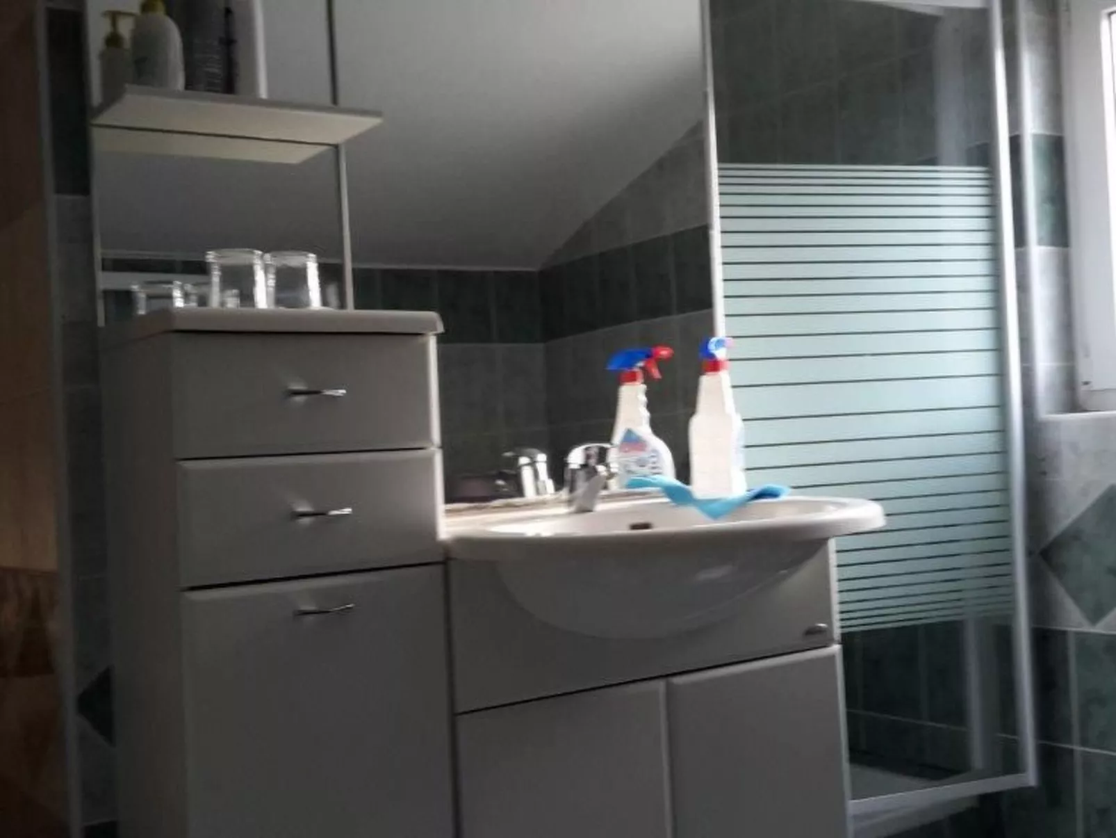 Für fünf Personen mit Balkon-Inside