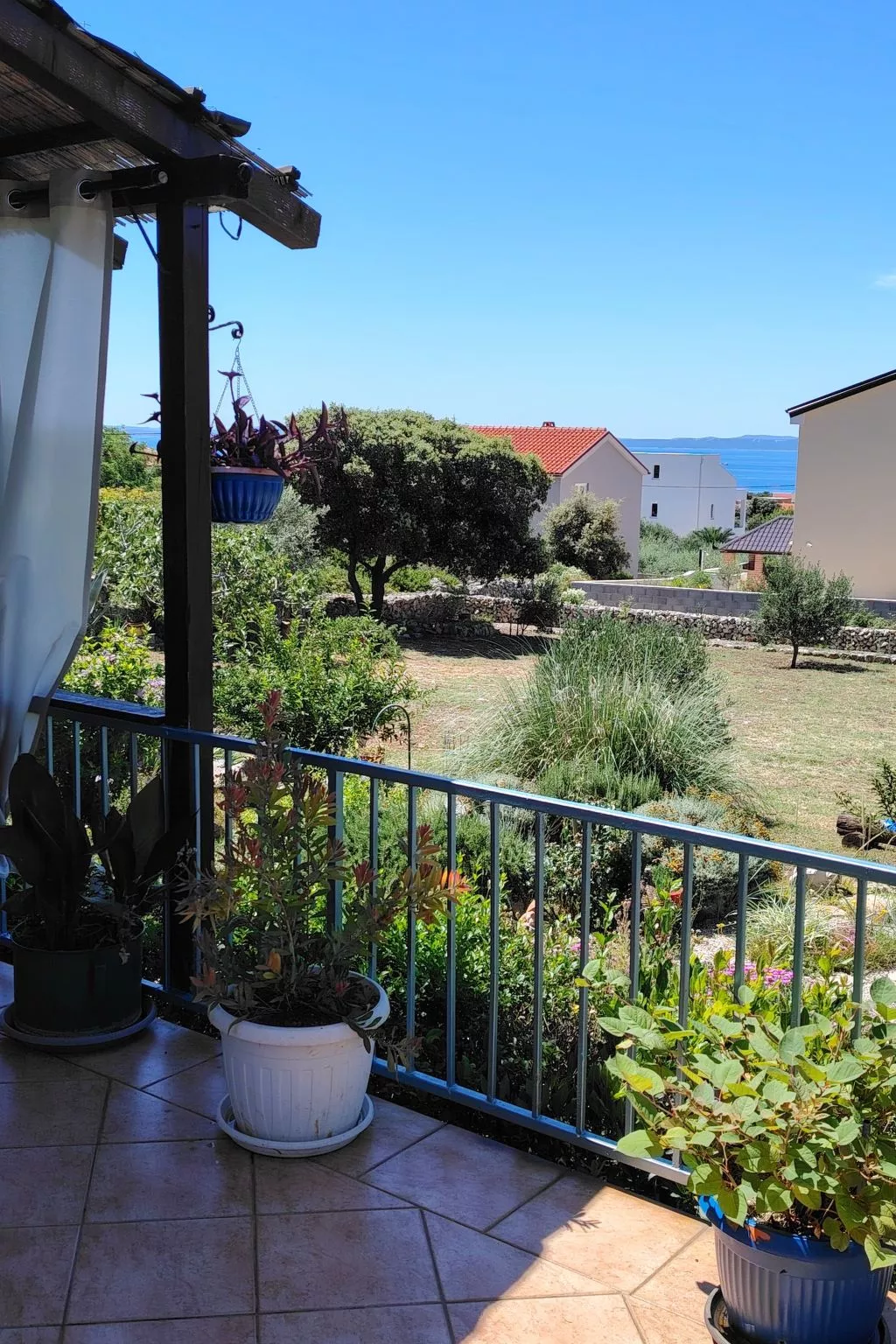 In Vir mit Terrasse und Garten-Drinnen